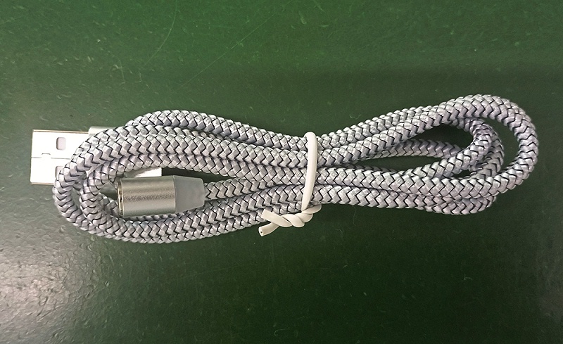 網(wǎng)紅搖搖杯磁吸充電線，短路自動斷電